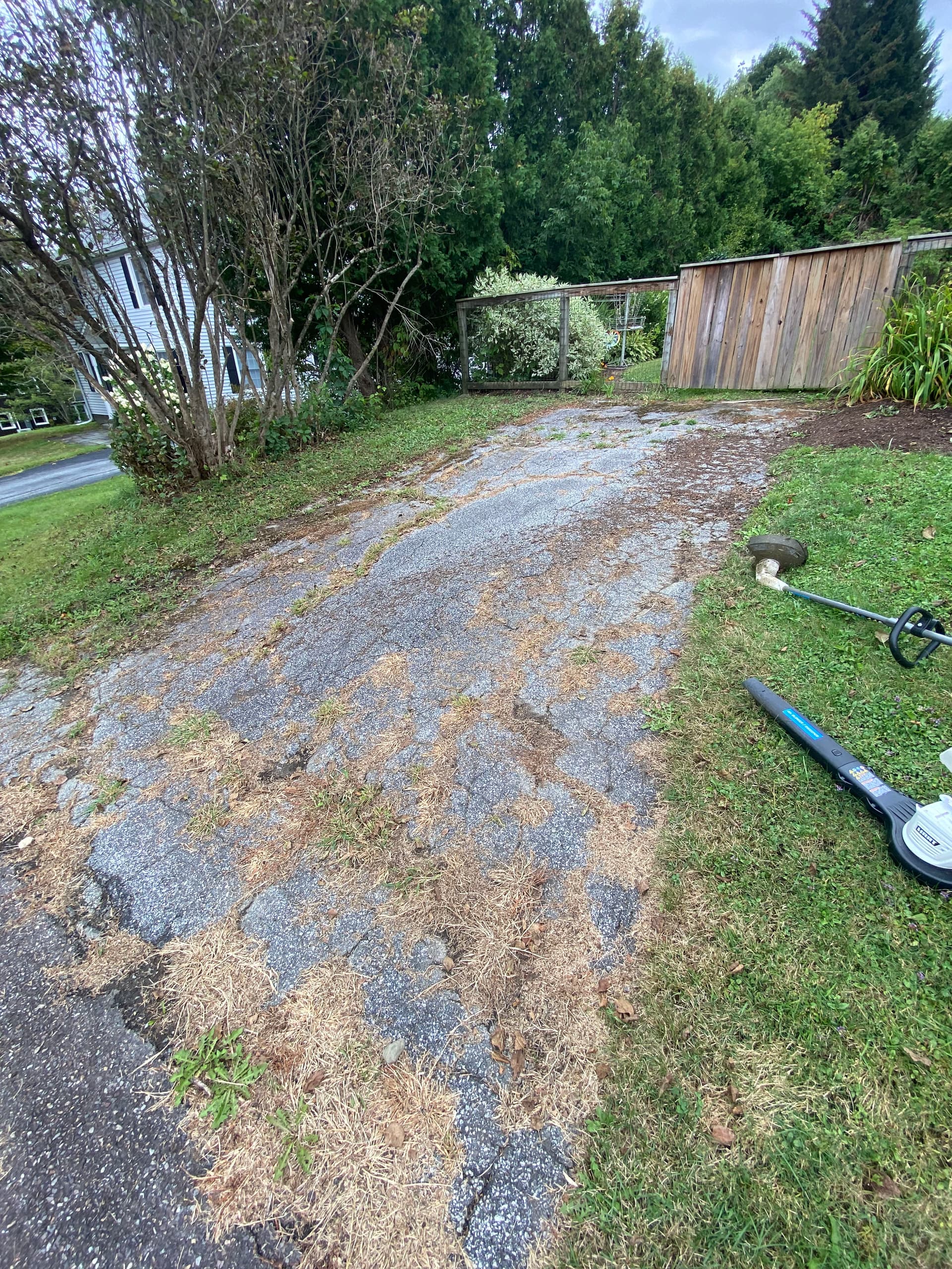 Driveway Sealcoating: Say Goodbye to Cracks and Wear image